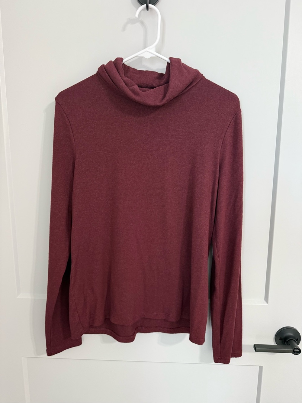 Banana Republic Soft Luxe Burgundy Cowl Neck Knit Top Size Medium